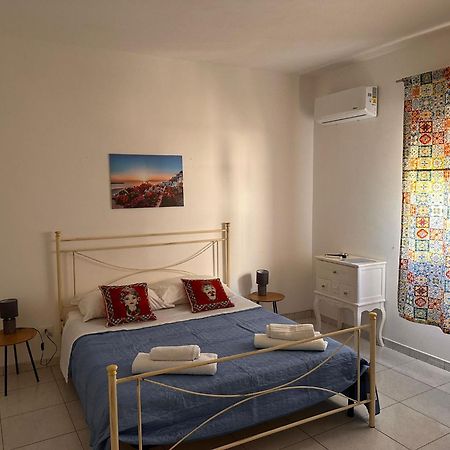 A Due Passi Dal Centro Apartment Фавиняна Екстериор снимка