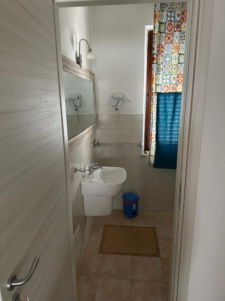 A Due Passi Dal Centro Apartment Фавиняна Екстериор снимка
