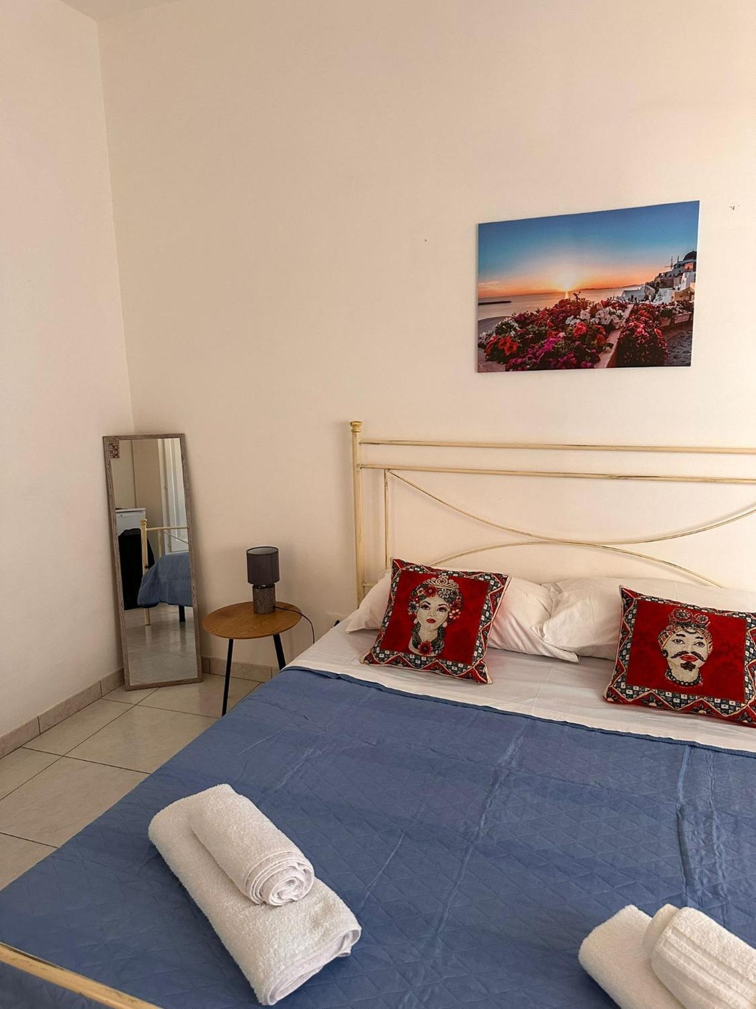 A Due Passi Dal Centro Apartment Фавиняна Екстериор снимка