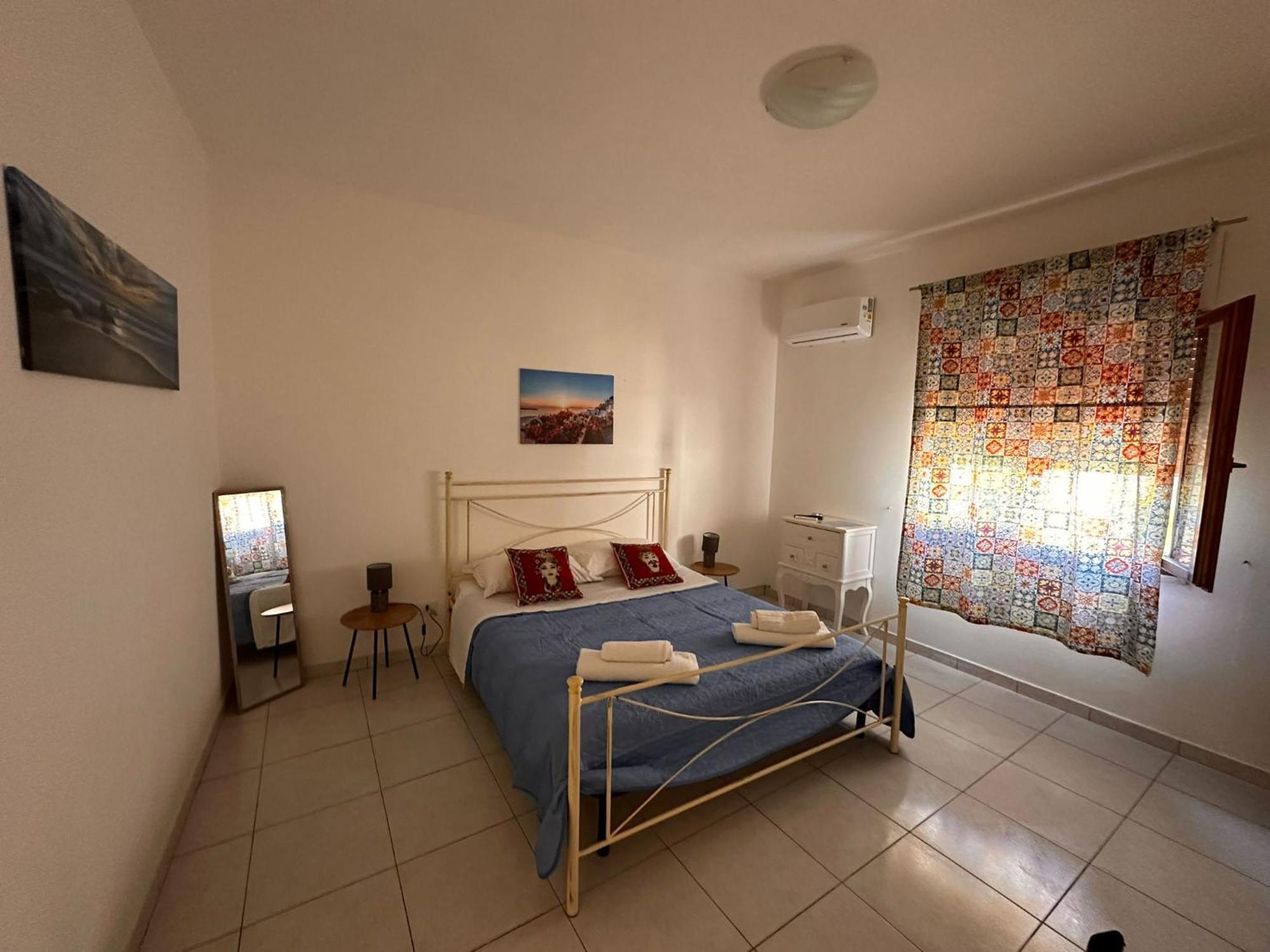 A Due Passi Dal Centro Apartment Фавиняна Екстериор снимка